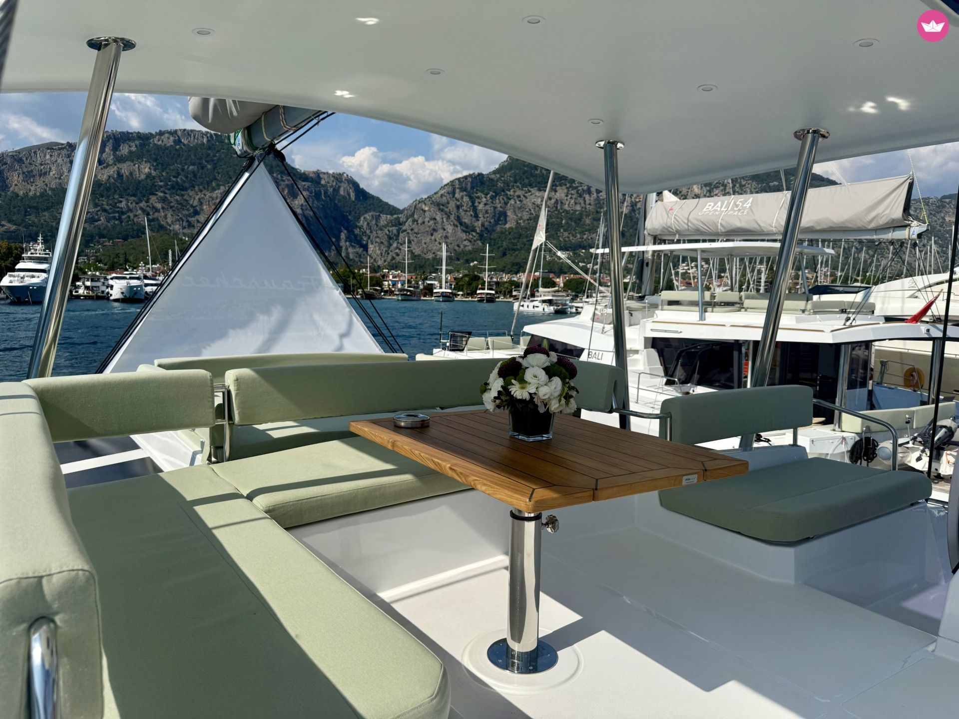 Catamaran Catana Group Bali 4.6 - 5 + 1 cab. 14m 6