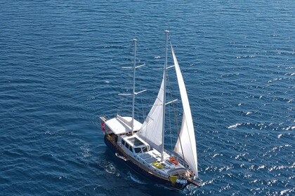 D420 Deluxury Gulet Yacht For 8 People