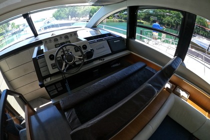 Исследуйте Роскошь на TINTO TARGA - Fairline Targa 62 в Канкуне