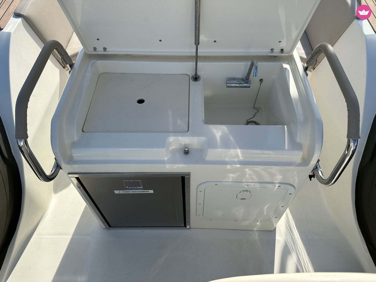 Semi-rigide Capelli Tempest 775 300cv 8