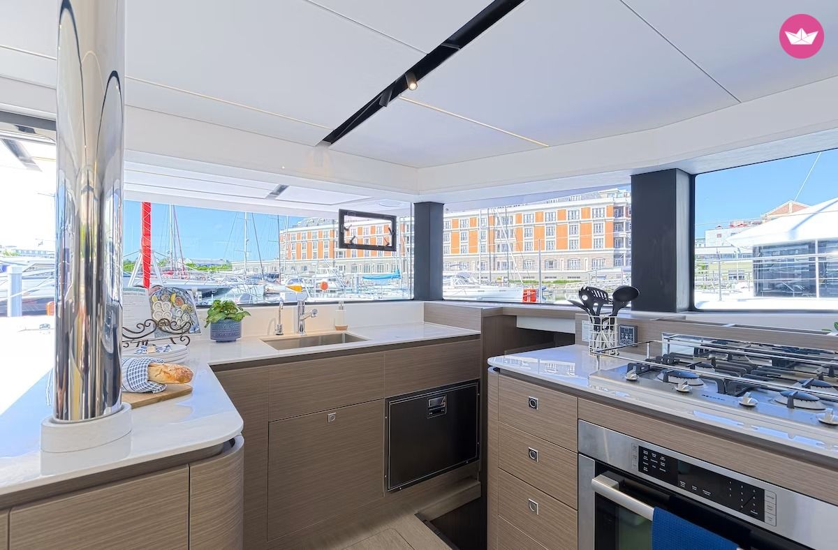 Catamaran Moorings 4600 - 4 13m 5