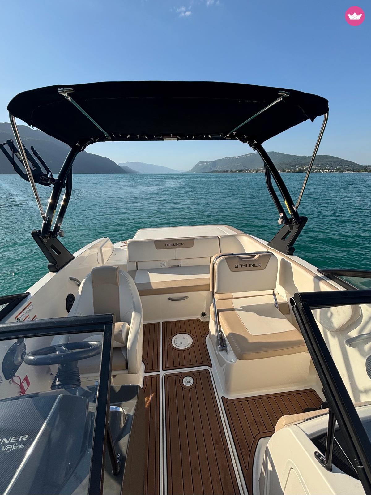 Bateau à moteur Bayliner Vr5 200cv 4