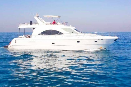 Hyra båt Motorbåt Majesty 75 Dubai
