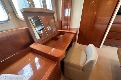 Location Yacht à moteur Princess V70 Roses