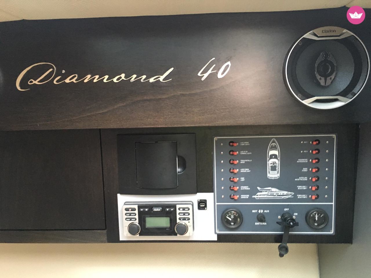 Motorboat Diamond 40 for hire