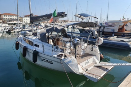 Rental Sailboat BAVARIA 34 CRUISER San Vincenzo