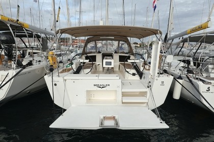 Hyra båt Segelbåt Dufour Yachts Dufour 430 - 3 cab. Vrulje