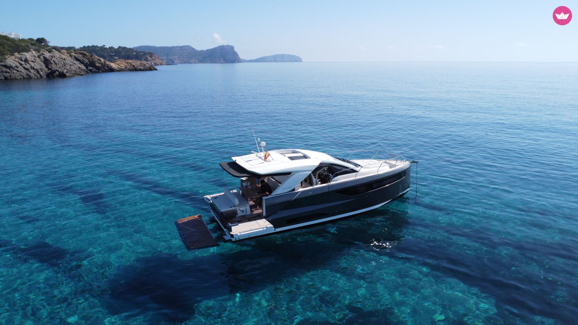 Bateau à moteur Jeanneau