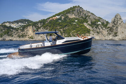 Hyra båt Motorbåt Apreamare Gozzo 35FT Sorrento