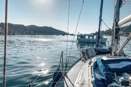 Charter Sailboat Dufour Dufour 30 Classic Athens