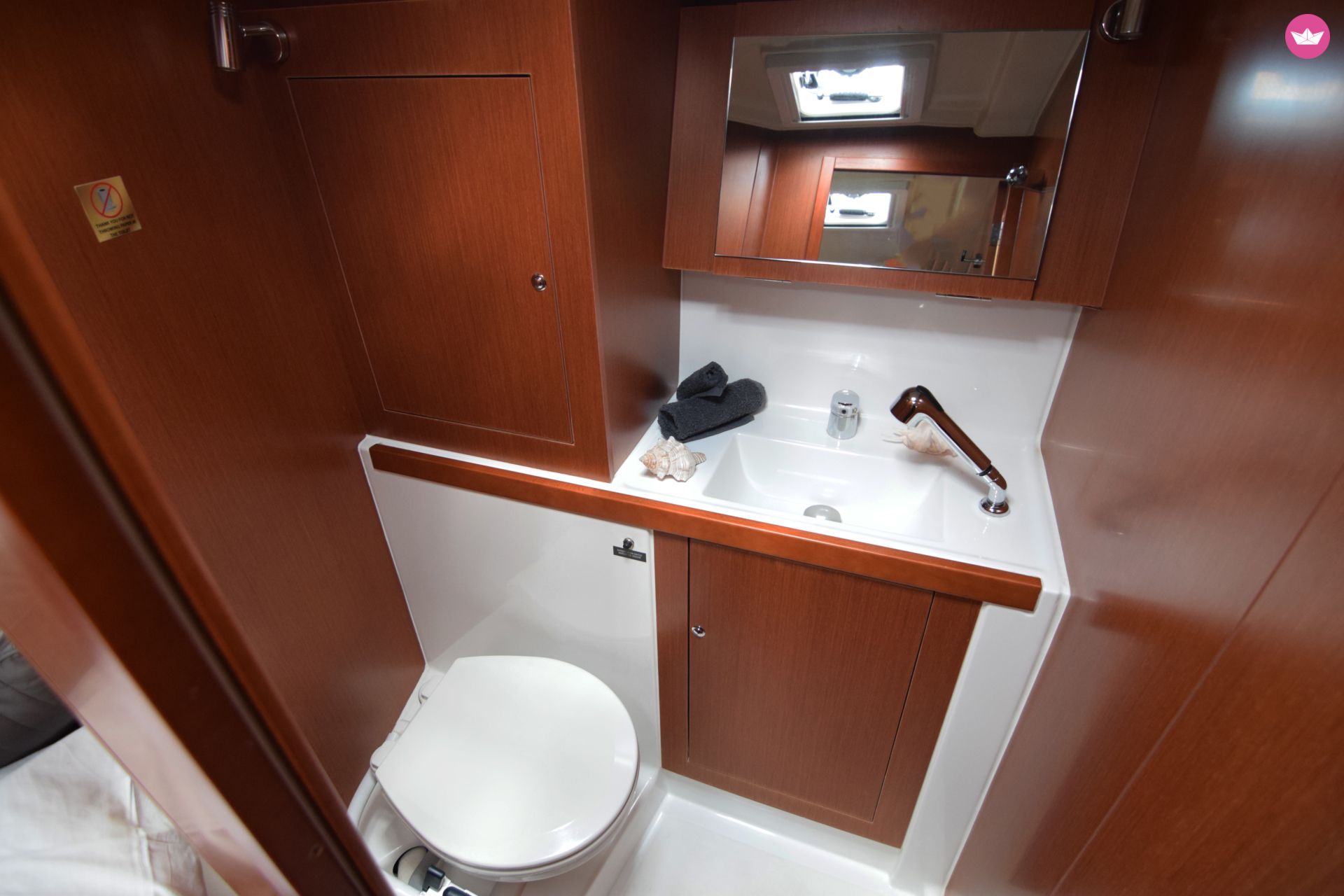 Beneteau Oceanis 41.1 in Athens for hire