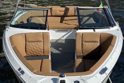 Four Winns H4 Limo-Sport Bowrider with Captain