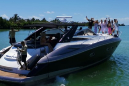 Rilassati a Cancun a bordo di questo lussuoso yach