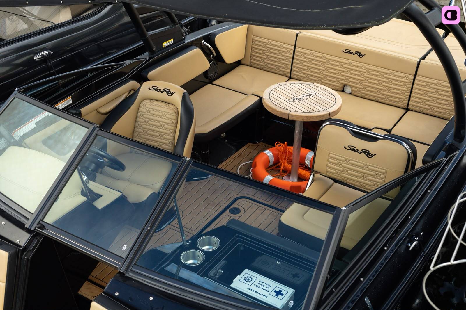 Bateau à moteur Sea Ray 210 250cv 8