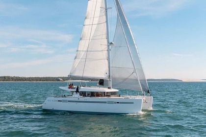 Charter Catamaran Beneteau 450 sport top Marseille