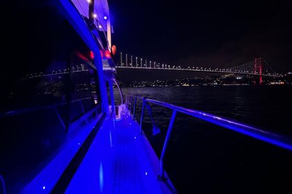 Private Luxury Yacht Experience – Bosphorus & Islands