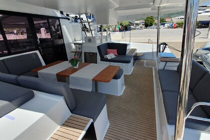 Noleggio Catamarano Fountaine Pajot Fountaine Pajot Elba 45 - 4 + 1 cab. Trogir