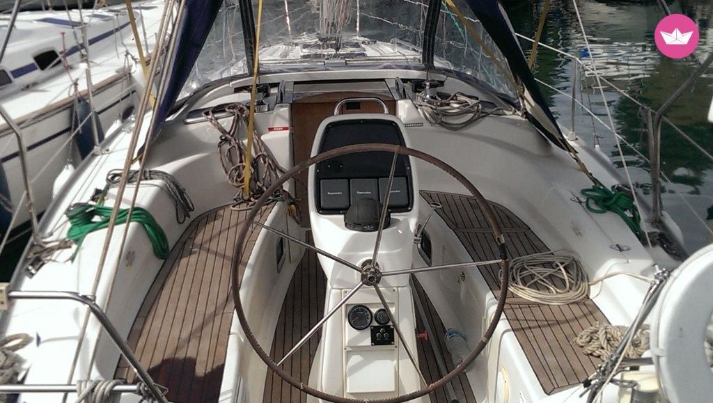 Charter sailboat in Athens  