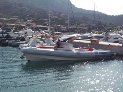 Location Semi-rigide Tecnorib Pirelli P1100 Golfo Aranci