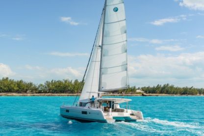 Charter Catamaran Lagoon 42 Slano