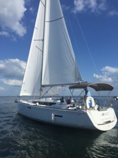 Location Voilier Jeanneau Sun Odyssey 389 2/1 Plus Double In Salon Key West