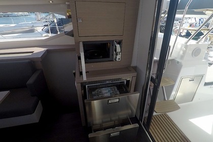 Location Catamaran Fountaine Pajot Astréa 42 Šibenik