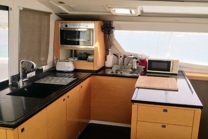 Catamarán "VITANBLUE" Helia 44.