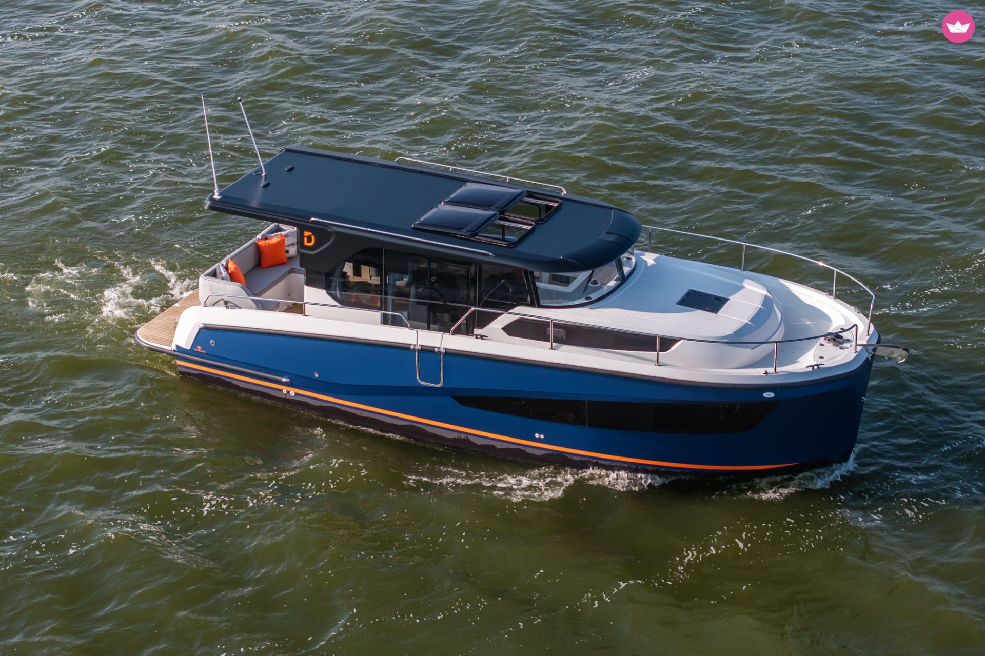Péniche Delphia 10 110cv 6
