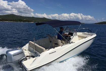 Hire Motorboat QUICKSILVER 675 open Tisno