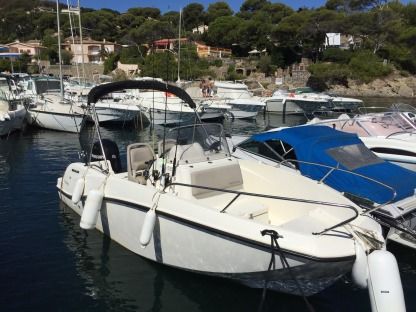 Location Bateau à moteur Quicksilver Activ 535 Roquebrune-sur-Argens