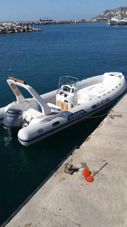 Charter RIB Capelli Tempest Marseille