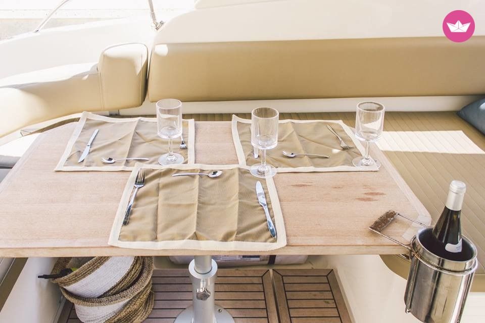 Rental motorboat in Saint Julian's  