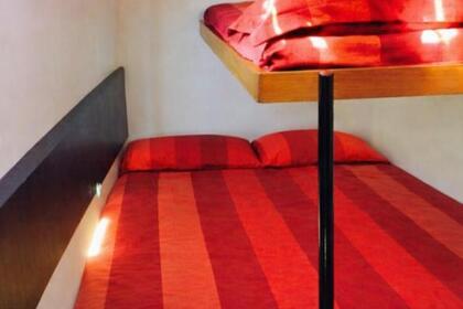 Catamaran Carrera 57