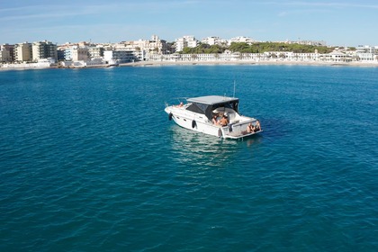 Location Bateau à moteur Bertram TROJAN 33 Gallipoli