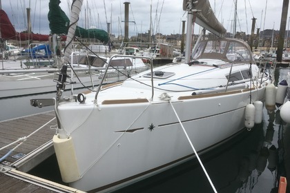 Charter Sailboat JEANNEAU SUN ODYSSEY 33 I performance Saint-Malo