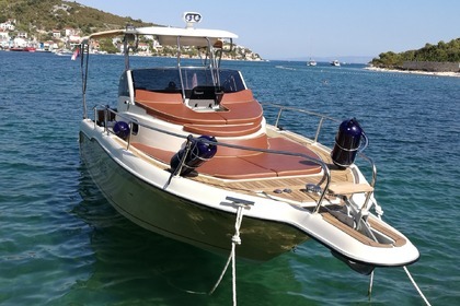 Hire Motorboat Inmark Marine Sunsport 845 Trogir