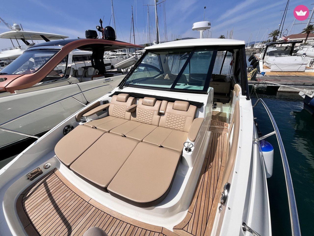 Bateau à moteur SEA RAY DA320E SUNDANCER 710cv 8