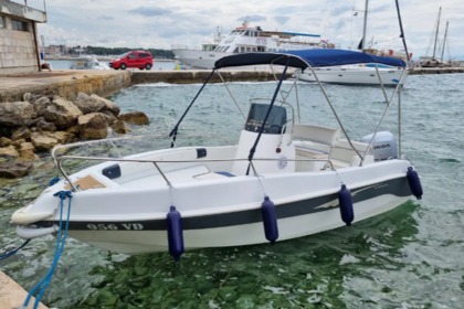 Rental Motorboat BLUMAX 560 Vodice