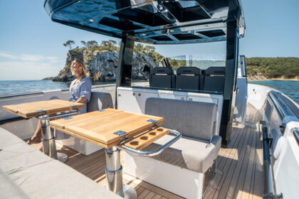 A GLAMOROUS APPEARANCE