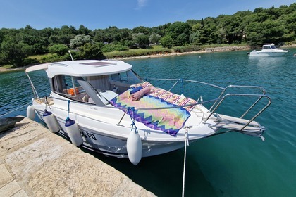 Beneteau Antares 680