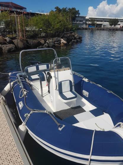 Charter RIB Falcon 520 Sr Windward Islands