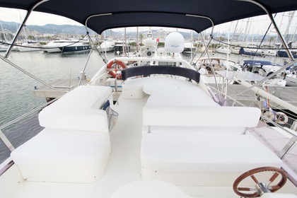 Prachtig Uniesse 55 Fly-jacht