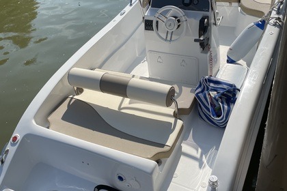 Imbarcazione Trimarchi e Enica