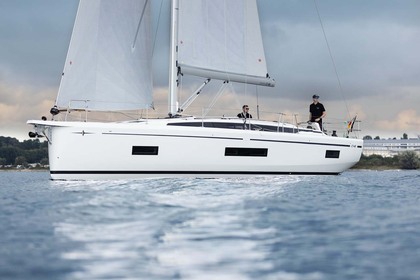 Hyra båt Segelbåt Bavaria Yachtbau Bavaria C46 - 4 cab. Brač