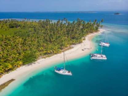 Charter Sailboat Beneteau Oceanis 423 Clipper Guna Yala Comarca