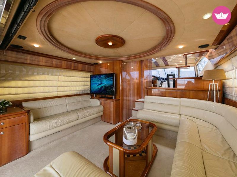 Motorboat Ferreti 680  