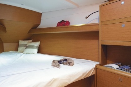 Rental Sailboat JEANNEAU SUN ODYSSEY 389 Kontokali