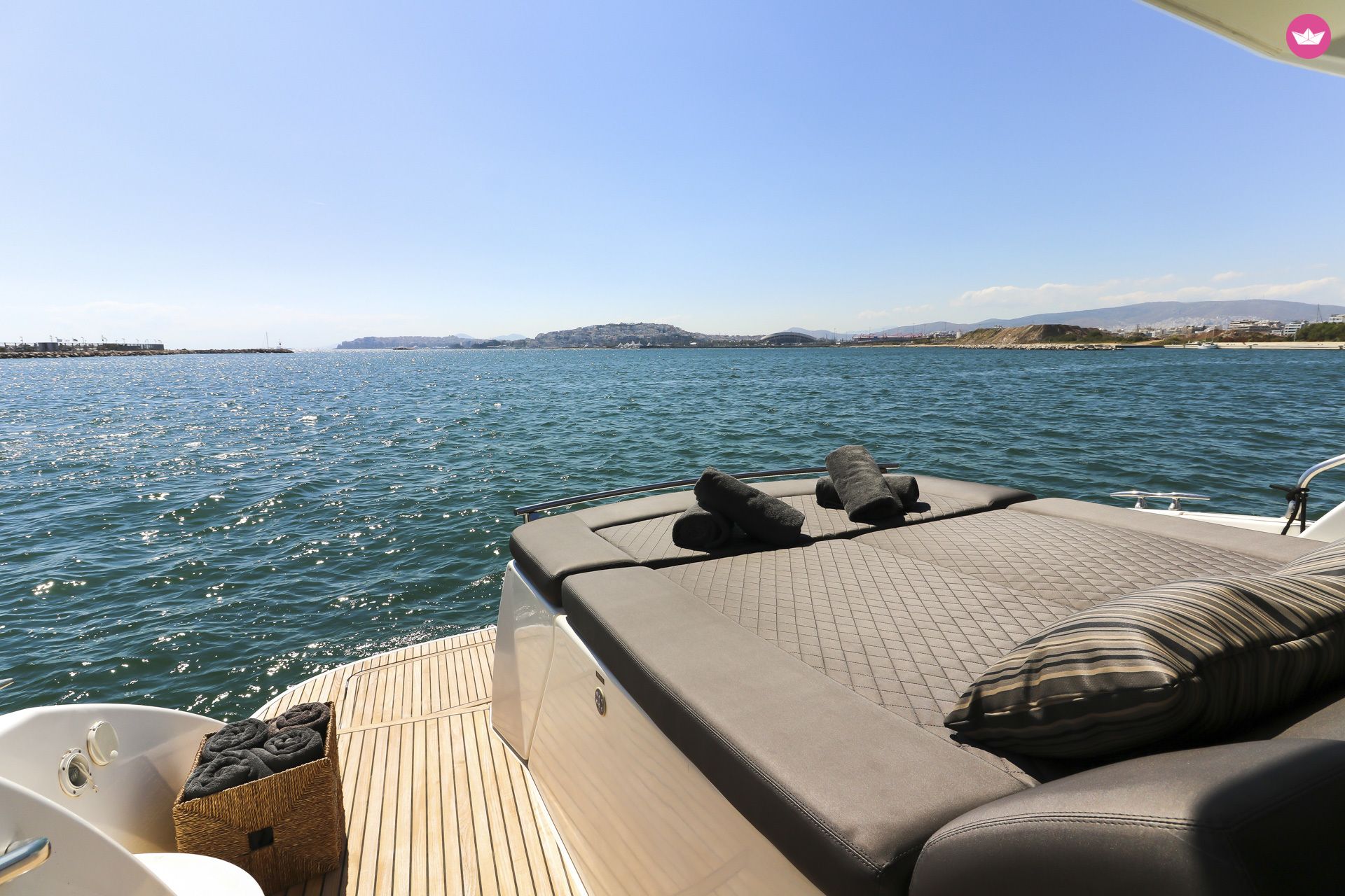 Charter Motorboat Jeanneau Prestige 42 S Alimos