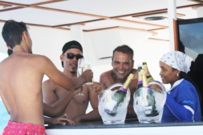 LUXURY EXPIRIENCE VIP SELECTION-Party Boat-Snorkeling-Slide