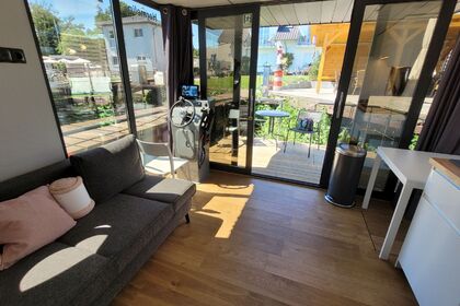 Πλωτό σπίτι 9 μέτρων για ενο